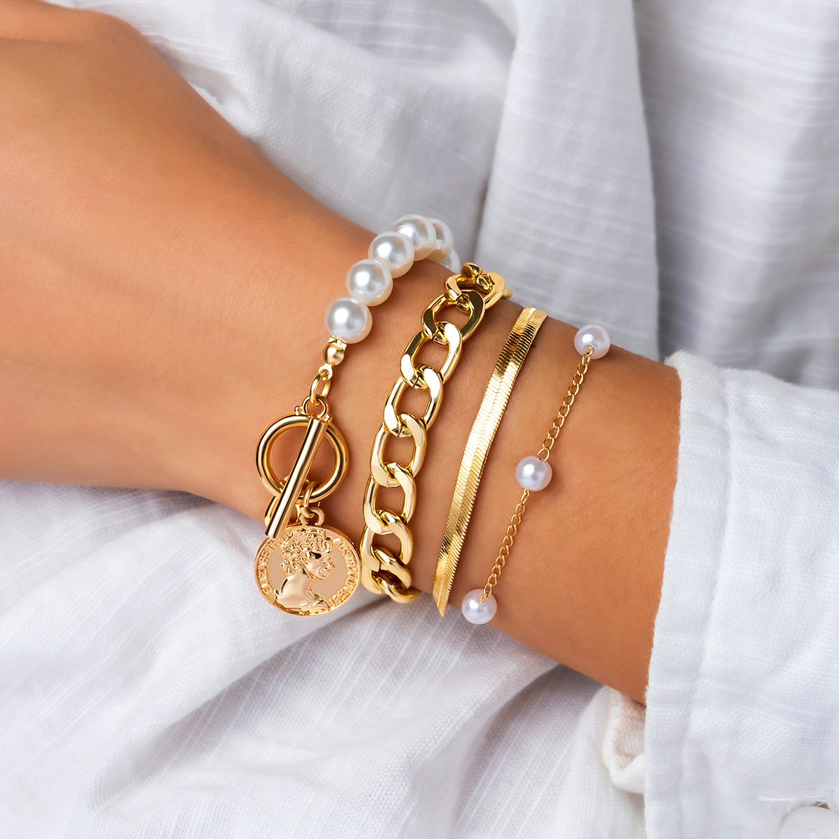 66513c47-66fa-4bdf-bede-ae22489299b7.jpg Retro Pearl Chain Beaded Bracelet - Image 1