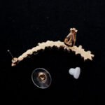 Women's Diamond Stud Earrings Fashion Sweet Snowflake Ear Cuffs - Image 4