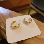 Geometric Twisted Ear Hoop Simple Metal Earrings - Image 3